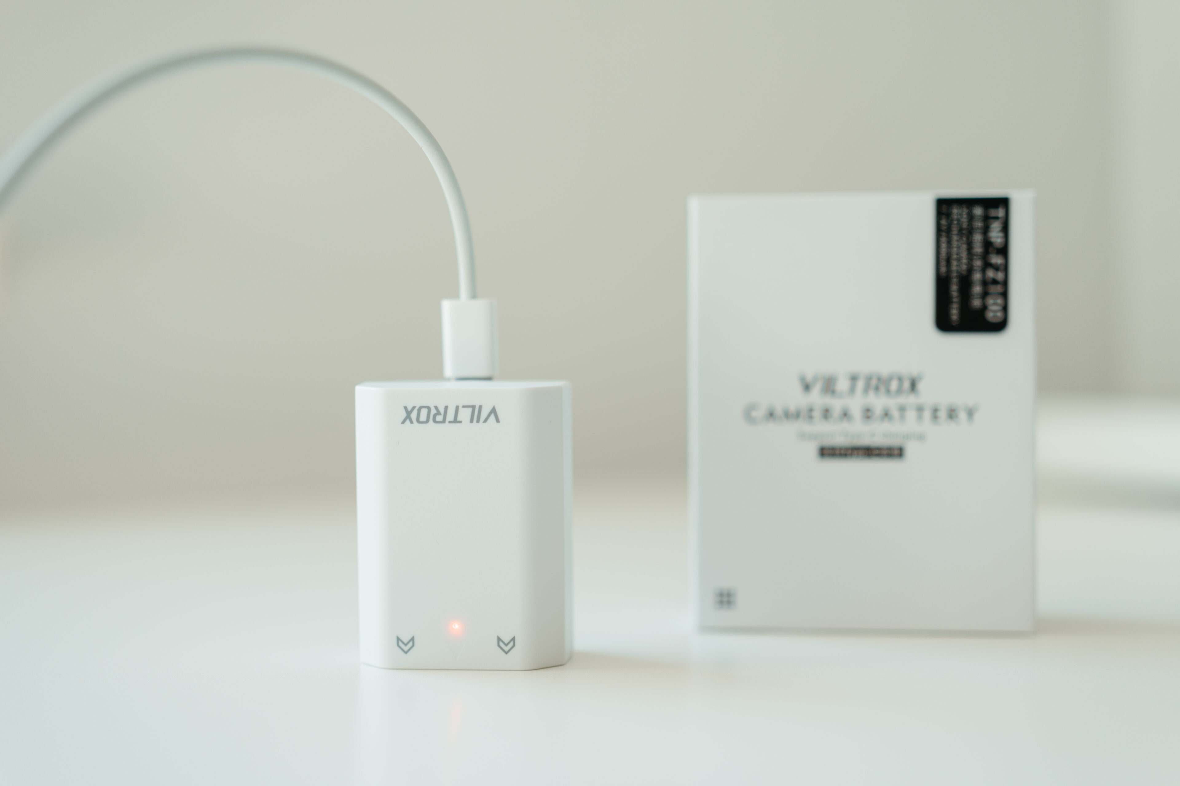 Nowość w ofercie Viltrox – Akumulatory NP i V z ładowaniem przez USB-C